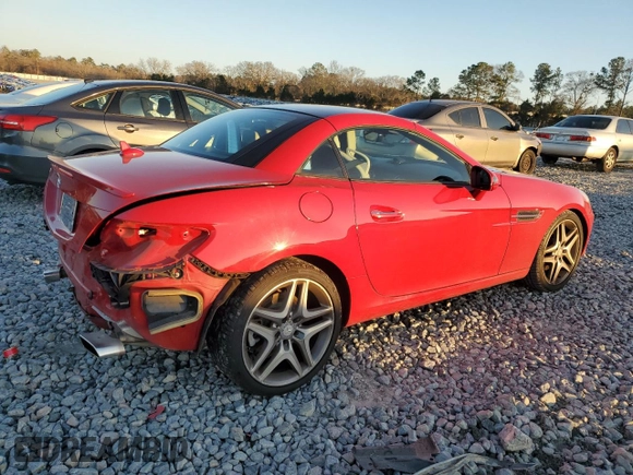 2016 Mercedes-Benz SLK 300 z VIN WDDPK3JA4GF123041, wystawiony jako Copart lot #43776305 z przebiegiem 72 863 mil mil oraz Szkoda całkowita • Salvage title. Historia ofert i sprzedaży dostępna na DreamBid. Obrazek 3.
