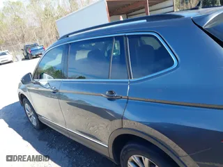 2018 Volkswagen Tiguan SEL with VIN 3VV3B7AX6JM015971, listed as a IAAI auction lot 41712580 with 138,681 mi miles. Bid and sale history available at carsss.com. Image 14.