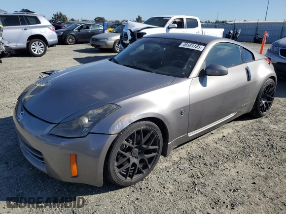 2008 Nissan 350Z Nismo z VIN JN1BZ34E08M751452, wystawiony jako Copart lot #46693105 z przebiegiem 119 483 mil mil oraz Szkoda całkowita • Salvage title. Historia ofert i sprzedaży dostępna na DreamBid. Obrazek 1.