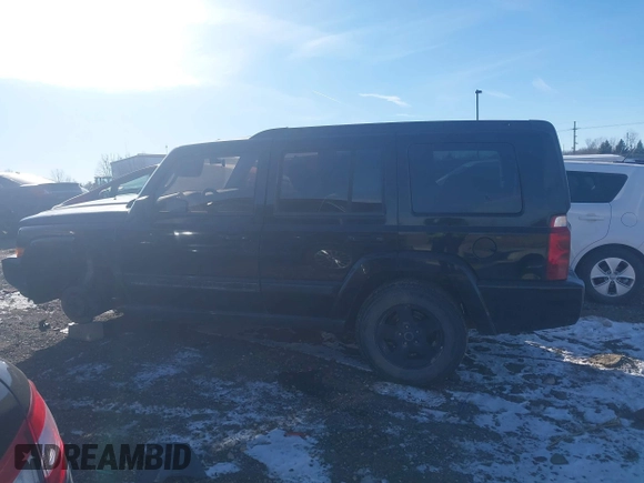 2007 Jeep Commander Sport z VIN 1J8HG48K37C647814, wystawiony jako IAAI lot #41428248 z przebiegiem 224 137 mil mil oraz . Historia ofert i sprzedaży dostępna na DreamBid. Obrazek 14.