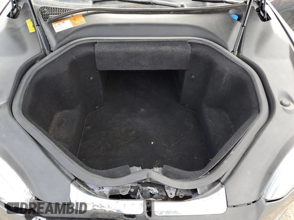 2013 Tesla Model S z VIN 5YJSA1CG9DFP09733, wystawiony jako Copart lot #58081845 z przebiegiem 88 163 mil mil oraz Szkoda całkowita • Salvage title. Historia ofert i sprzedaży dostępna na DreamBid. Obrazek 11.