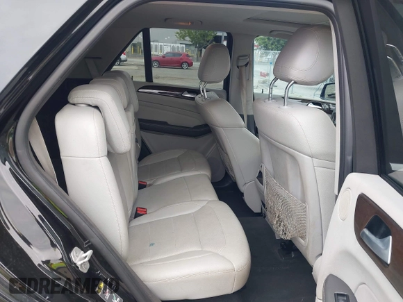 2014 Mercedes-Benz M 350 with VIN 4JGDA5JB9EA408134, listed as a IAAI auction lot 42064798 with 118,838 mi miles and . Bid and sale history available at carsss.com. Image 8.