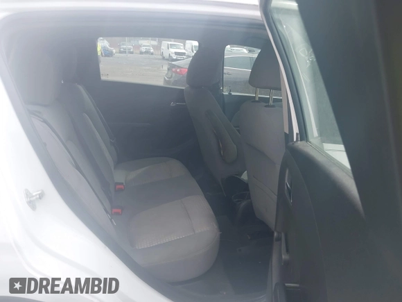 2013 Chevrolet Sonic LS z VIN 1G1JA6SH4D4196880, wystawiony jako IAAI lot #41474811 z przebiegiem 145 679 mil mil oraz . Historia ofert i sprzedaży dostępna na DreamBid. Obrazek 8.