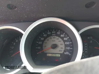 2006 Toyota Tacoma PreRunner z VIN 5TEJU62N56Z317981, wystawiony jako IAAI lot #41647457 z przebiegiem 254 512 mil mil oraz . Historia ofert i sprzedaży dostępna na DreamBid. Obrazek 7.