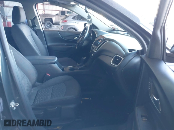 2018 Chevrolet Equinox LT with VIN 2GNAXSEV7J6263151, listed as a IAAI auction lot 40644330 with 136,428 mi miles. Bid and sale history available at carsss.com. Image 5.