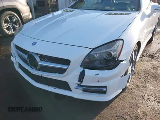 2015 Mercedes-Benz SLK-Class SLK 250 with VIN WDDPK4HA8FF111565, listed as a IAAI auction lot 41091420 with 37,873 mi miles. Bid and sale history available at carsss.com. Image 6.