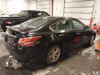 2013 Nissan Altima SV with VIN 1N4AL3AP8DN555186, listed as a IAAI auction lot 41576284 with 174,848 mi miles and . Bid and sale history available at carsss.com. Image 4.