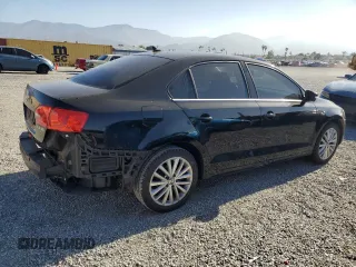 2012 Volkswagen Jetta SEL с VIN 3VWLP7AJ5CM411787, выставлен на аукционе Copart как лот 55701875 с пробегом 194 969 миль миль и Списание • Salvage title. История ставок и продаж доступна на DreamBid. Изображение 3.