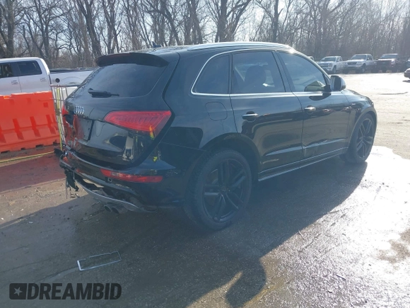 2015 Audi SQ5 Premium Plus z VIN WA1CGAFP2FA034960, wystawiony jako IAAI lot #41144485 z przebiegiem 185 382 mil mil oraz . Historia ofert i sprzedaży dostępna na DreamBid. Obrazek 4.