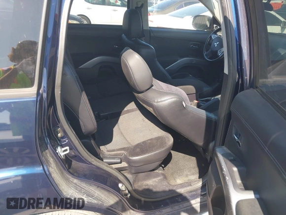 2011 Mitsubishi Outlander SE with VIN JA4AS3AW9BU007568, listed as a IAAI auction lot 42396335 with 174,256 mi miles and . Bid and sale history available at DreamBid. Image 8.