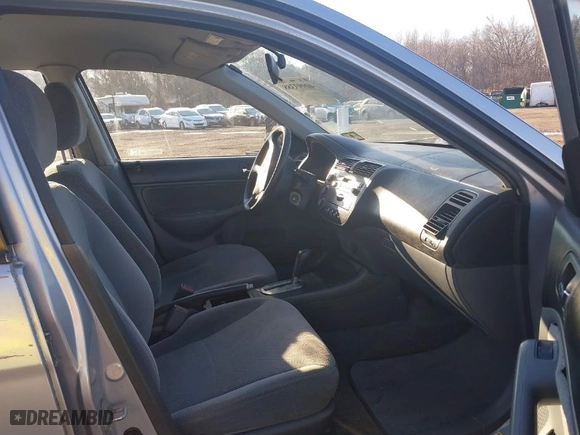 2002 Honda Civic LX with VIN 2HGES16602H581131, listed as a IAAI auction lot 40993388 with 116,663 mi miles. Bid and sale history available at carsss.com. Image 5.