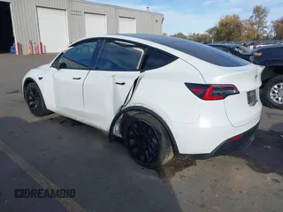 2021 Tesla Model Y Long Range with VIN 5YJYGDEE3MF098586, listed as a IAAI auction lot 40939802 with Not Provided miles and . Bid and sale history available at DreamBid. Image 3.