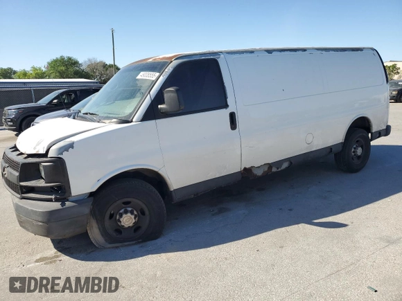 2006 Chevrolet Express Cargo Van with VIN 1GCGG29VX61141682, listed as a Copart auction lot 49008555 with 331,762 mi miles and Salvage Title. Bid and sale history available at carsss.com. Image 1.