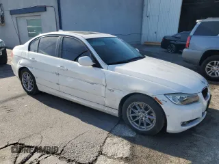 2010 BMW 3 Series 328i with VIN WBAPH5C52AA439642, listed as a Copart auction lot 42956485 with 82,960 mi miles and Salvage title. Bid and sale history available at DreamBid. Image 4.