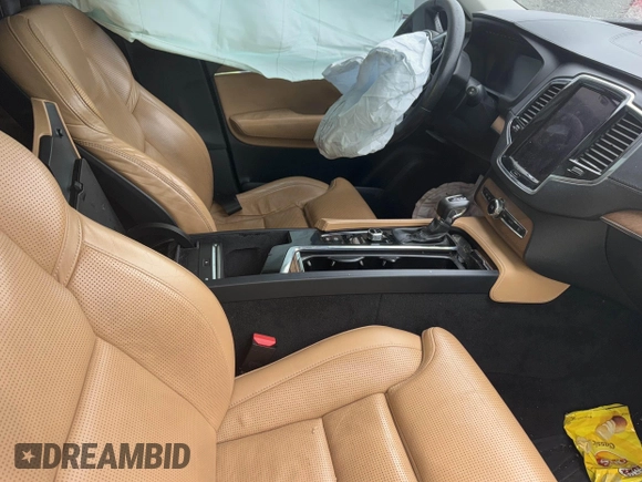 2016 Volvo XC90 T6 Inscription with VIN YV4A22PL6G1030065, listed as a IAAI auction lot 42447665 with Not provided miles and . Bid and sale history available at DreamBid. Image 5.