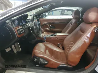 2009 Maserati GranTurismo с VIN ZAMHL45A690047979, выставлен на аукционе Copart как лот 59949845 с пробегом 65 912 миль миль и Чистый • Clean title. История ставок и продаж доступна на DreamBid. Изображение 7.