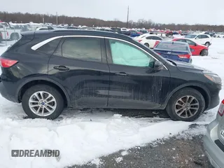 2020 Ford Escape SE z VIN 1FMCU9G64LUA05145, wystawiony jako IAAI lot #41250260 z przebiegiem 60 554 mil mil oraz . Historia ofert i sprzedaży dostępna na DreamBid. Obrazek 12.