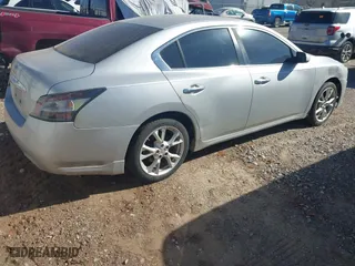 2013 Nissan Maxima 3.5 S with VIN 1N4AA5AP3DC806046, listed as a IAAI auction lot 41811071 with 202,241 mi miles. Bid and sale history available at carsss.com. Image 4.