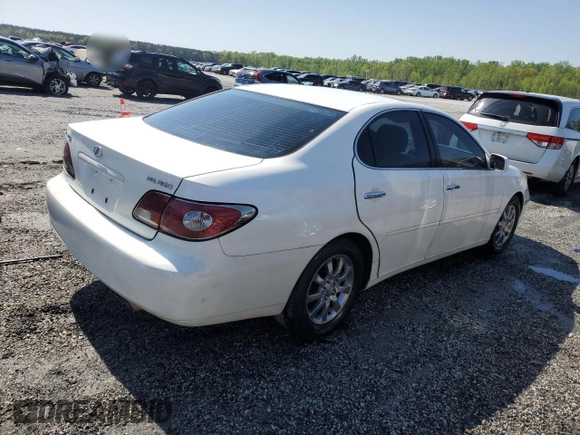2002 Lexus ES 300 with VIN JTHBF30G620085501, listed as a Copart auction lot 52286685 with 156,495 mi miles and Salvage Title. Bid and sale history available at DreamBid. Image 3.