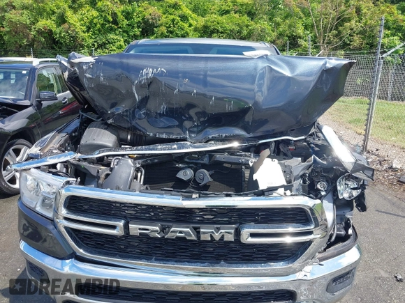 2019 Ram 1500 Tradesman z VIN 1C6SRFCT5KN597618, wystawiony jako IAAI lot #42243878 z przebiegiem 69 131 mil mil oraz . Historia ofert i sprzedaży dostępna na DreamBid. Obrazek 6.