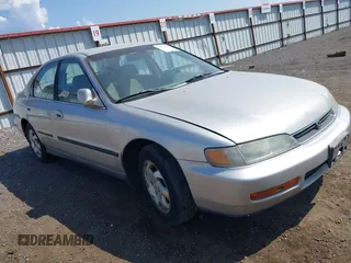 1997 Honda Accord LX с VIN 1HGCD5635VA273535, выставлен на аукционе IAAI как лот 42432523 с пробегом 245 954 миль миль и . История ставок и продаж доступна на DreamBid. Изображение 1.