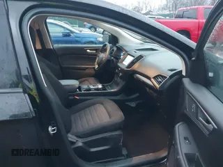 2020 Ford Edge SE z VIN 2FMPK3G95LBA06115, wystawiony jako IAAI lot #40884705 z przebiegiem 54 712 mil mil oraz . Historia ofert i sprzedaży dostępna na DreamBid. Obrazek 5.