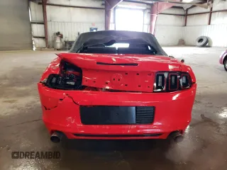 2013 Ford Mustang V6 z VIN 1ZVBP8EM2D5234080, wystawiony jako Copart lot #57939455 z przebiegiem 214 097 mil mil oraz Czysty tytuł • Clean title. Historia ofert i sprzedaży dostępna na DreamBid. Obrazek 6.
