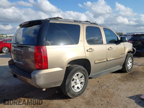2007 GMC Yukon SLT with VIN 1GKFK13047R205630, listed as a IAAI auction lot 41489206 with 161,376 mi miles. Bid and sale history available at carsss.com. Image 4.