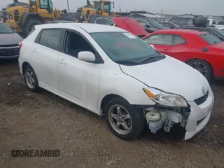 2009 Toyota Matrix with VIN 2T1KU40E19C034287, listed as a IAAI auction lot 41889227 with 85,746 mi miles. Bid and sale history available at carsss.com. Image 1.