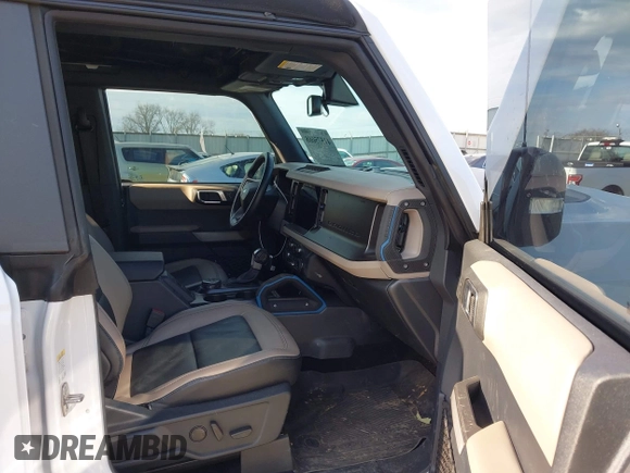 2022 Ford Bronco with VIN 1FMEE5DP7NLB41371, listed as a IAAI auction lot 41575668 with 5,168 mi miles. Bid and sale history available at carsss.com. Image 5.