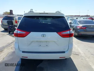 2015 Toyota Sienna LE AAS с VIN 5TDKK3DC6FS574942, выставлен на аукционе IAAI как лот 42336507 с пробегом 58 323 миль миль и . История ставок и продаж доступна на DreamBid. Изображение 16.