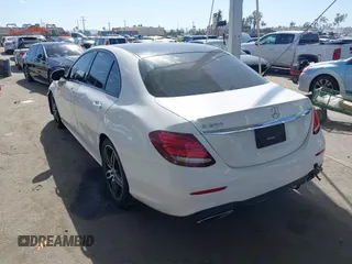 2019 Mercedes-Benz E-Class E 300 with VIN WDDZF4JB8KA566102, listed as a IAAI auction lot 41690183 with 89,085 mi miles. Bid and sale history available at carsss.com. Image 3.