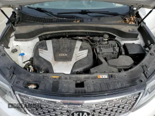 2014 Kia Sorento SX z VIN 5XYKWDA7XEG465848, wystawiony jako Copart lot #53256035 z przebiegiem 76 457 mil mil oraz Szkoda całkowita • Salvage title. Historia ofert i sprzedaży dostępna na DreamBid. Obrazek 12.
