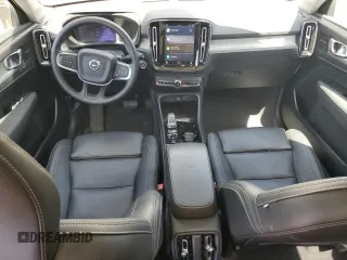 2024 Volvo XC40 Plus Bright Theme с VIN YV4L12UE5R2305987, выставлен на аукционе Copart как лот 53269875 с пробегом 13 682 миль миль и Чистый • Clean title. История ставок и продаж доступна на DreamBid. Изображение 8.