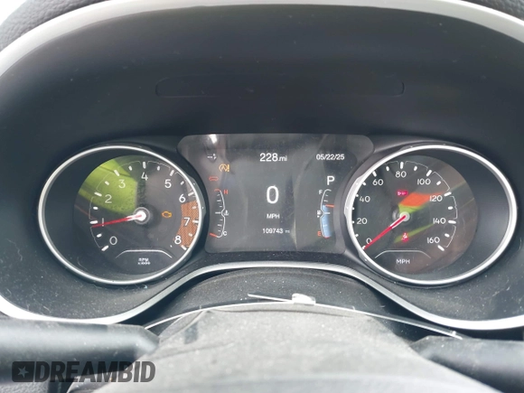 2018 Jeep Compass Latitude с VIN 3C4NJDBB0JT233065, выставлен на аукционе IAAI как лот 42292328 с пробегом 109 743 миль миль и . История ставок и продаж доступна на DreamBid. Изображение 7.