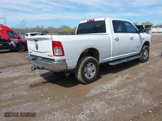 2019 Ram 2500 Big Horn with VIN 3C6UR5DL2KG675282, listed as a IAAI auction lot 41729803 with 88,084 mi miles. Bid and sale history available at carsss.com. Image 4.