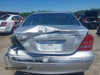 2004 Mercedes-Benz C 230 Kompressor with VIN WDBRF40J84F511575, listed as a IAAI auction lot 42133799 with 120,633 mi miles and . Bid and sale history available at DreamBid. Image 16.