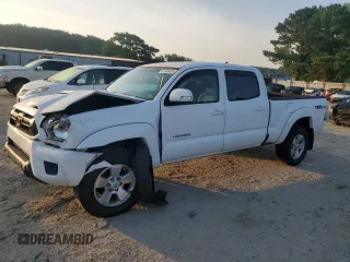 2015 Toyota Tacoma with VIN 3TMMU4FN4FM085866, listed as a Copart auction lot 61743425 with 145,433 mi miles and Salvage title. Bid and sale history available at DreamBid. Image 1.