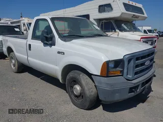 2007 Ford F-250 XL z VIN 1FTNF20587EA32347, wystawiony jako IAAI lot #42216836 z przebiegiem Nie podano mil oraz . Historia ofert i sprzedaży dostępna na DreamBid. Obrazek 1.