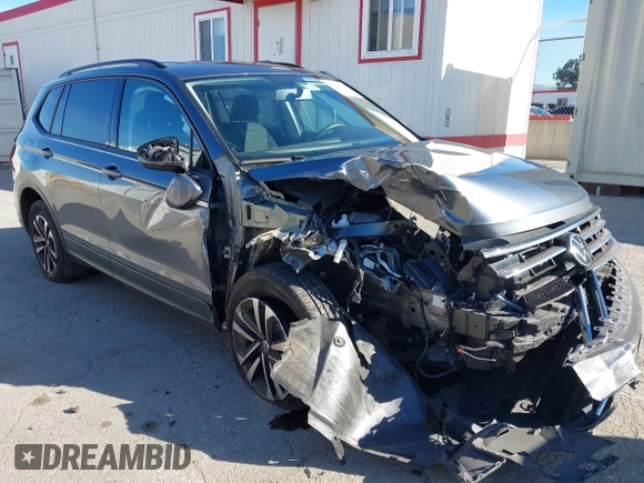 2022 Volkswagen Tiguan S with VIN 3VV1B7AX9NM055507, listed as a IAAI auction lot 41383597 with 25,546 mi miles and . Bid and sale history available at DreamBid. Image 1.