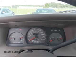 2000 Mercury Grand Marquis LS z VIN 2MEFM75W7YX729323, wystawiony jako IAAI lot #42475457 z przebiegiem 148 910 mil mil oraz . Historia ofert i sprzedaży dostępna na DreamBid. Obrazek 7.