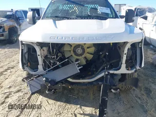 2019 Ford F-350 with VIN 1FDBF3A65KED19570, listed as a IAAI auction lot 41627705 with 158,017 mi miles and . Bid and sale history available at DreamBid. Image 6.
