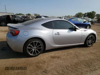 2017 Toyota 86 with VIN JF1ZNAA13H8702290, listed as a Copart auction lot 71258464 with 15,696 mi miles and Salvage Title. Bid and sale history available at carsss.com. Image 3.