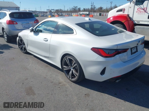2024 BMW 4 Series 430i z VIN WBA53AP04RCN45331, wystawiony jako IAAI lot #41592661 z przebiegiem 10 078 mil mil oraz . Historia ofert i sprzedaży dostępna na DreamBid. Obrazek 3.