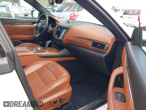 2019 Maserati Levante S with VIN ZN661YUS1KX318915, listed as a IAAI auction lot 41949952 with 74,355 mi miles. Bid and sale history available at carsss.com. Image 5.