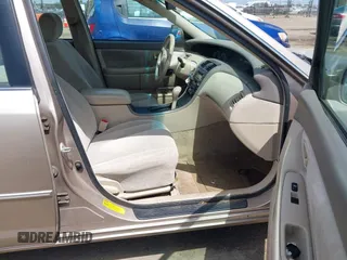 2001 Toyota Avalon XL w/Bucket Seats with VIN 4T1BF28B61U185881, listed as a IAAI auction lot 42138345 with 242,195 mi miles. Bid and sale history available at carsss.com. Image 5.