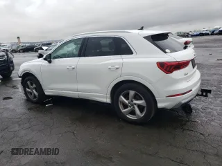 2019 Audi Q3 Premium Plus with VIN WA1BECF39K1082024, listed as a Copart auction lot 39402854 with 29,317 mi miles. Bid and sale history available at carsss.com. Image 2.