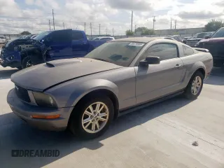 2007 Ford Mustang Deluxe z VIN 1ZVFT80NX75229856, wystawiony jako Copart lot #58470955 z przebiegiem 206 690 mil mil oraz Czysty tytuł • Clean title. Historia ofert i sprzedaży dostępna na DreamBid. Obrazek 1.