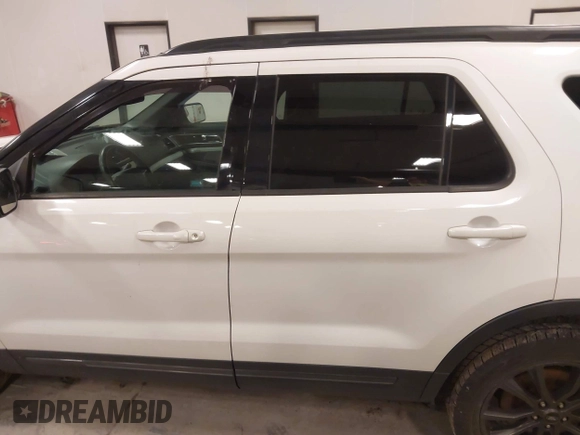 2017 Ford Explorer XLT z VIN 1FM5K8D83HGA30672, wystawiony jako IAAI lot #42209007 z przebiegiem 82 988 mil mil oraz . Historia ofert i sprzedaży dostępna na DreamBid. Obrazek 14.