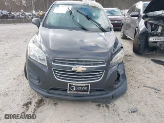 2016 Chevrolet Trax LS with VIN 3GNCJKSB6GL260251, listed as a IAAI auction lot 38243033 with 1 mi miles. Bid and sale history available at carsss.com. Image 11.